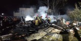 Piła. Tragedia na Lelewela. W nocnym pożarze zginął mężczyzna [ZDJĘCIA]