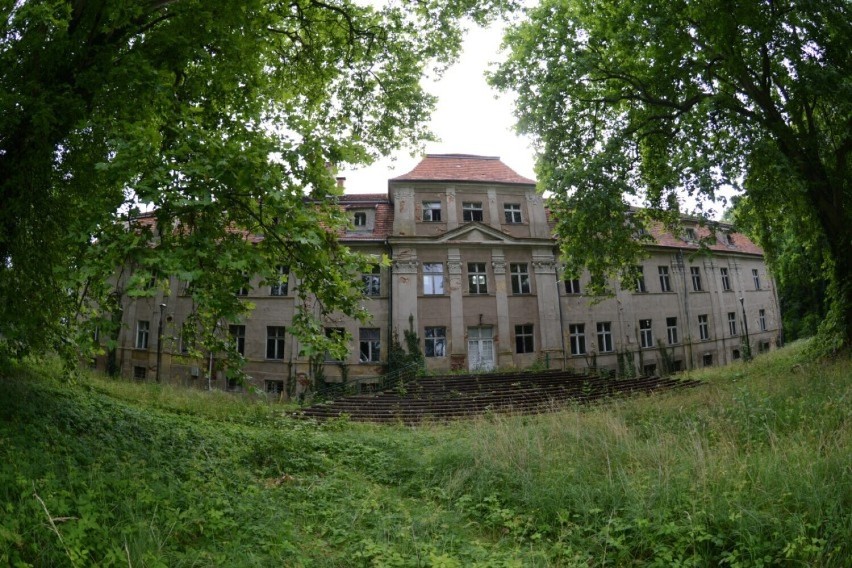 Pałac w Sławie