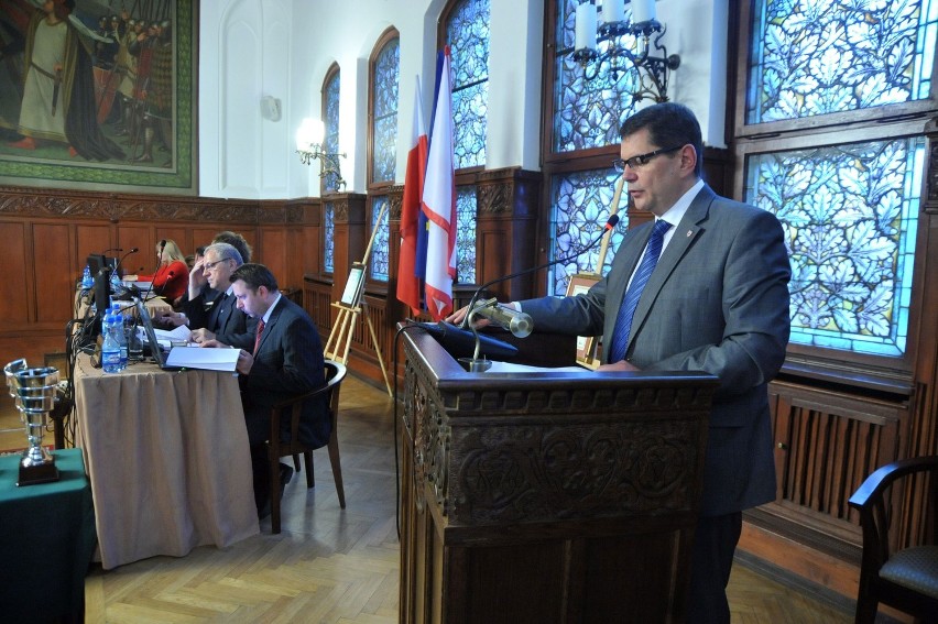 Sesja Rady w Słupsku: Prezydent bez absolutorium [ZDJĘCIA+FILM]