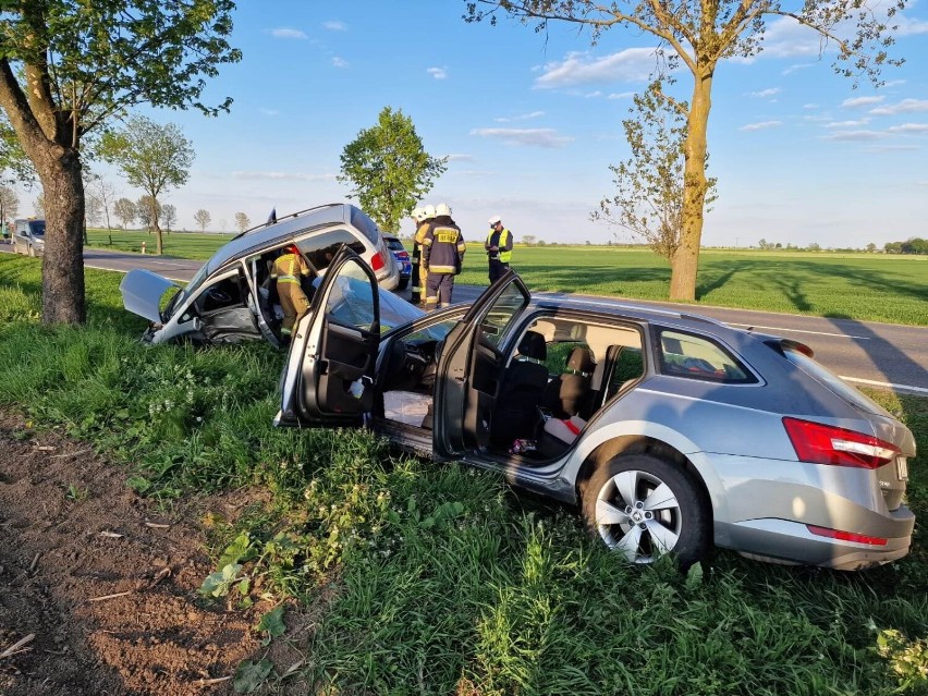 Około godz. 19 zderzyły się dwa samochody osobowe.