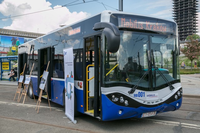 Zarządzenie, to dopiero pierwsza część systemu, który chcą wprowadzić w życie urzędnicy. Drugim elementem ma być zakaz umieszczania na pojazdach komunikacji miejskiej reklam.