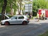 Kolizja na ulicy Mikołowskiej w Mysłowicach! 18-latek uderzył w drzewo! Na miejscu jest już policja