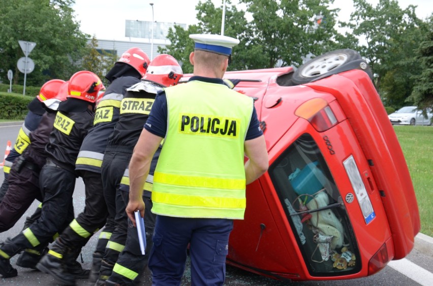 Dachowanie na sieradzkim rondzie