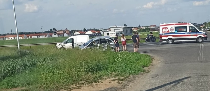 Pleszew. Wypadek na skrzyżowaniu ul. Armii Poznań i drogi krajowej nr 11