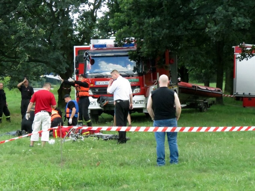 Wrocław: Dziwna śmierć rowerzysty przy moście Szczytnickim (ZDJĘCIA)