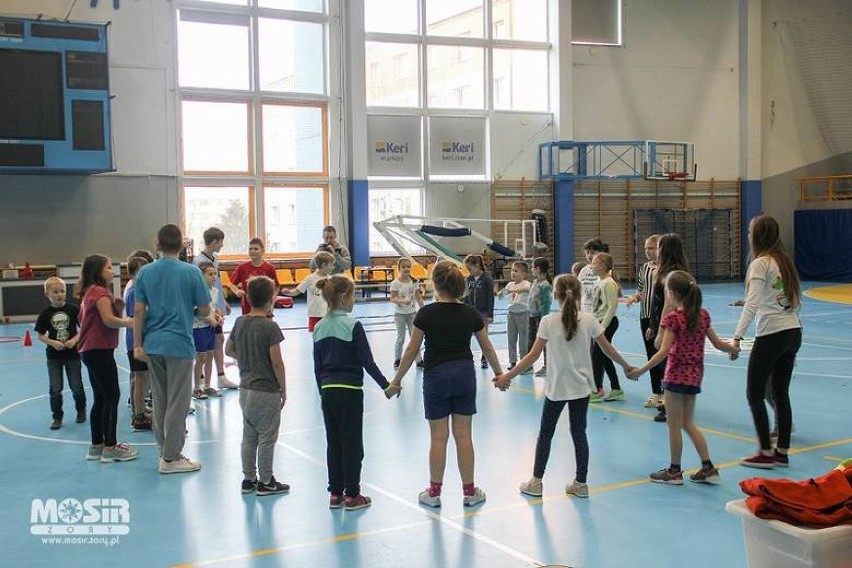 Akcja Zima z MOSiR w Żorach! Ogromne zainteresowanie "Olimpiadą na wesoło", lodowiskiem i grą w boule! ZDJĘCIA