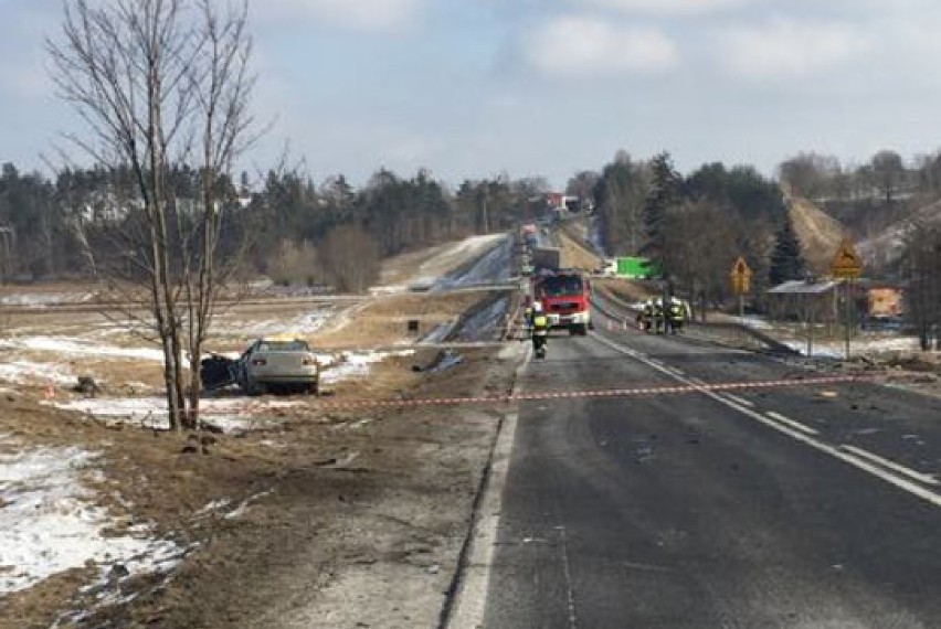 Wypadek w Wielkim Głęboczku. Dwie osoby trafiły do szpitala [zdjęcia]