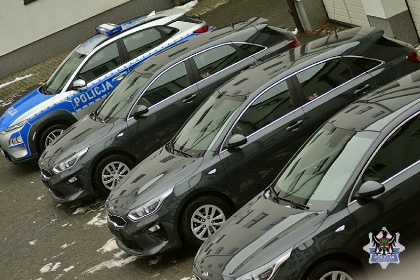 Wałbrzyscy policjanci dostali wczoraj trzy nowe samochody!