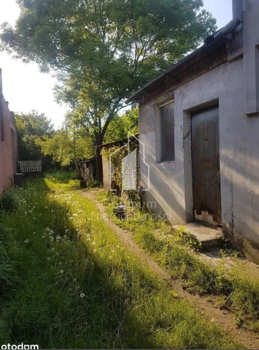Dom do remontu w Radomsku - 230 000 zł...