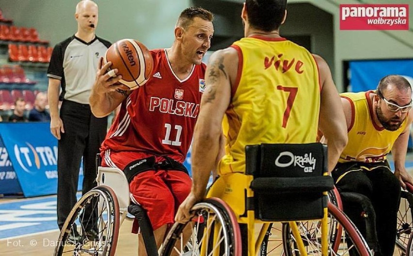 Zdjęcia w meczu kadry w koszykówce na wózkach w Wałbrzychu