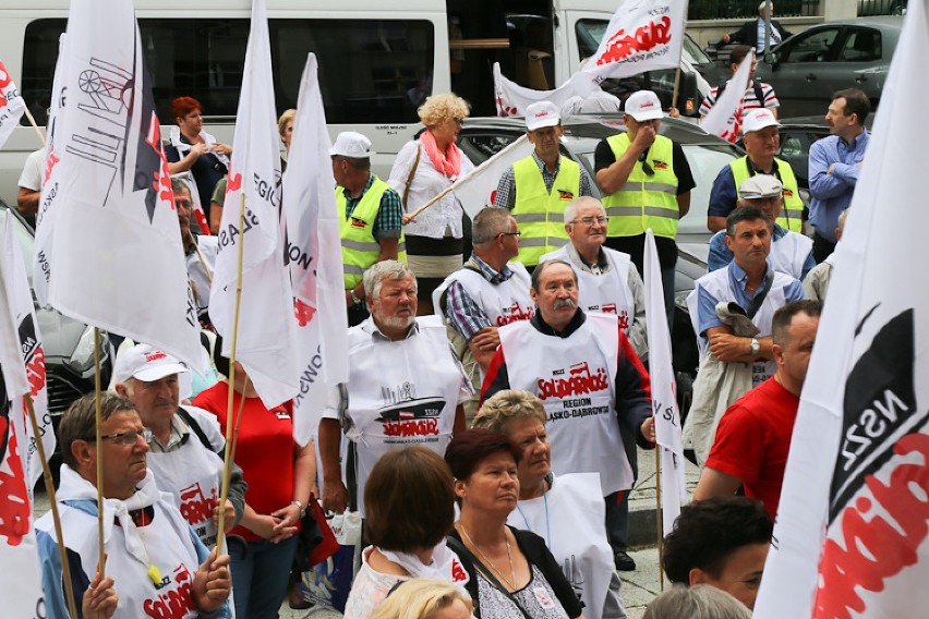 Pikieta Solidarności przeciwko prywatyzacji uzdrowisk