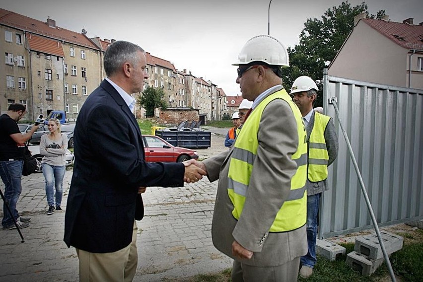 Plac budowy nowych mieszkań przy ul. Staszica w Wałbrzychu