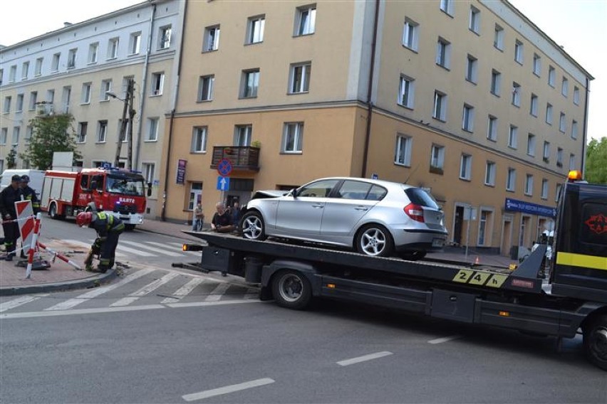 Częstochowa: groźny wypadek na skrzyżowaniu Nowowiejskiego z Focha. Cztery osoby w szpitalu