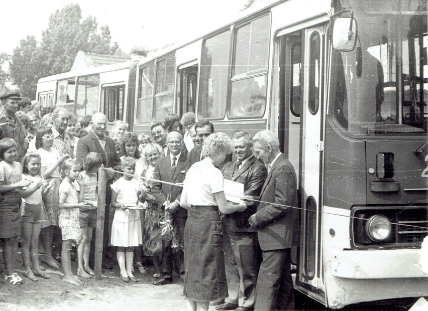 50 lat temu ruszyła komunikacja miejska w Kosakowie. Pierwsze autobusy z Gdyni jeździły do Kazimierza i Rewy | ZDJĘCIA