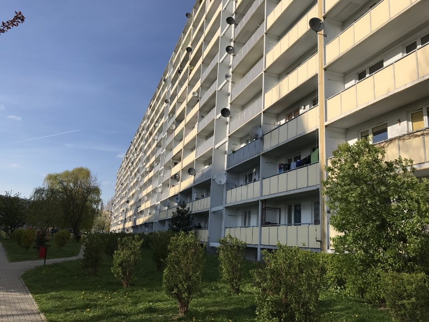 Próba samobójcza w Jastrzębiu: 21-latek wyskoczył z balkonu