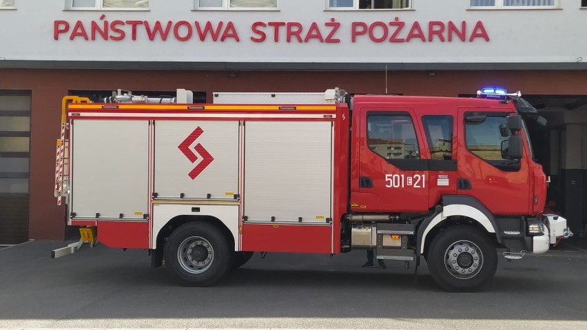 Nowy bojowy samochód służy strażakom PSP w Poddębicach ZDJĘCIA