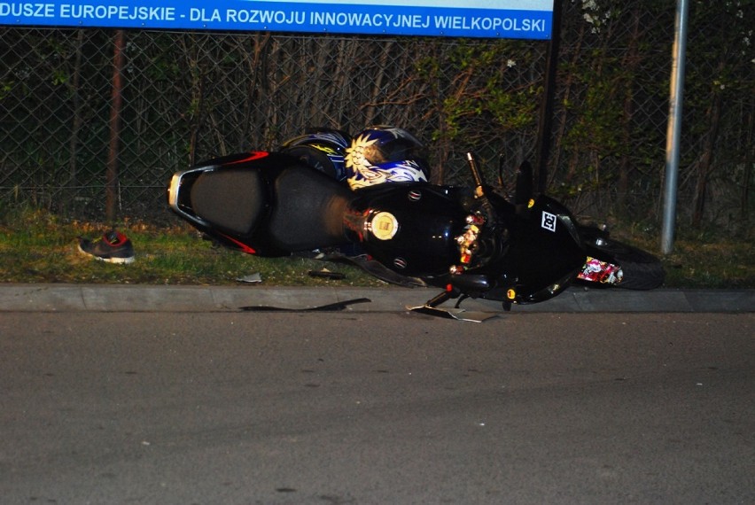 Wypadek w Jarocinie: Motocykl zderzył się z samochodem...