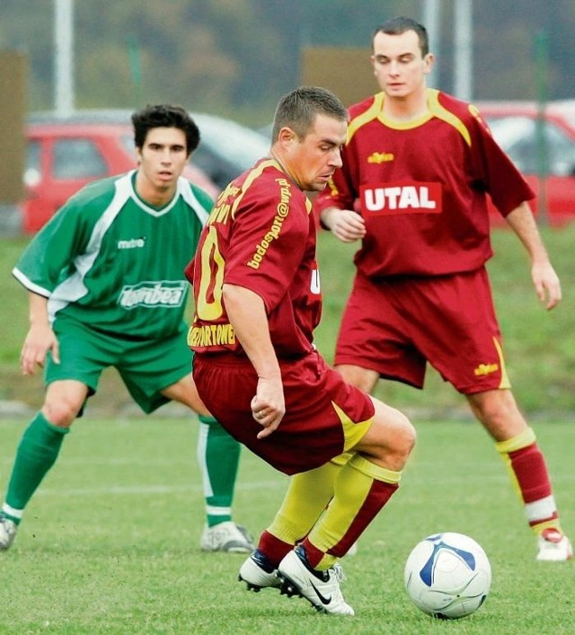 Piłkarze Piasta Kobylnica dyktują tempo w licznej stawce piłkarzy amatorów, ale ich przewaga wcale nie jest dużaa