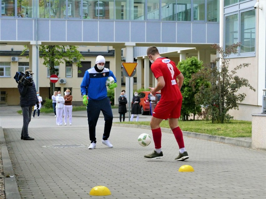 Piłkarze Gwardii przekazali maseczki szpitalowi w Koszalinie [ZDJĘCIA]