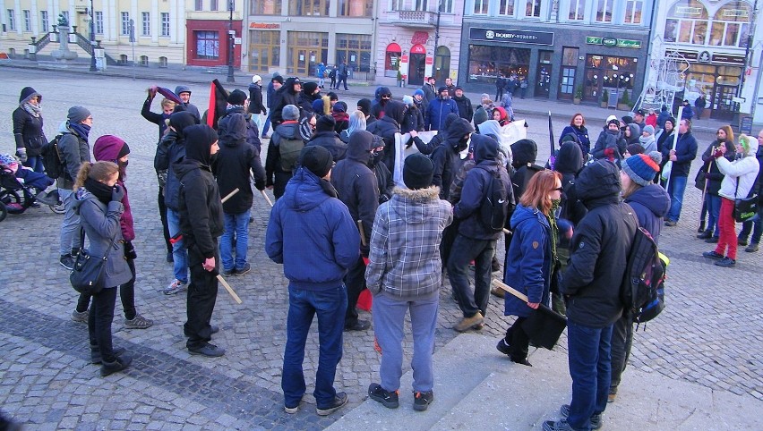 Bydgoszcz przeciwko rasizmowi! Mieszkańcy protestowali na Starym Rynku [zdjęcia, wideo] 