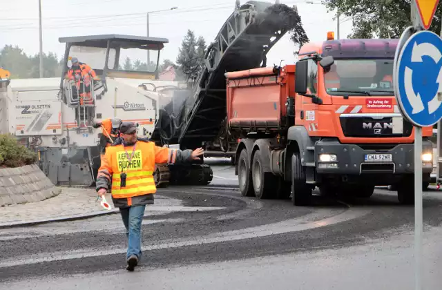 Od frezowania bitumicznej warstwy ścieralnej rozpoczął się remont Szosy Toruńskiej w Grudziądzu. Wszyscy kierujący jadący tą trasą muszą się liczyć z utrudnieniami (ruch wahadłowy)  lub wybrać alternatywną  drogę przez ul. Konstytucji 3 Maja lub Trasę Średnicową.