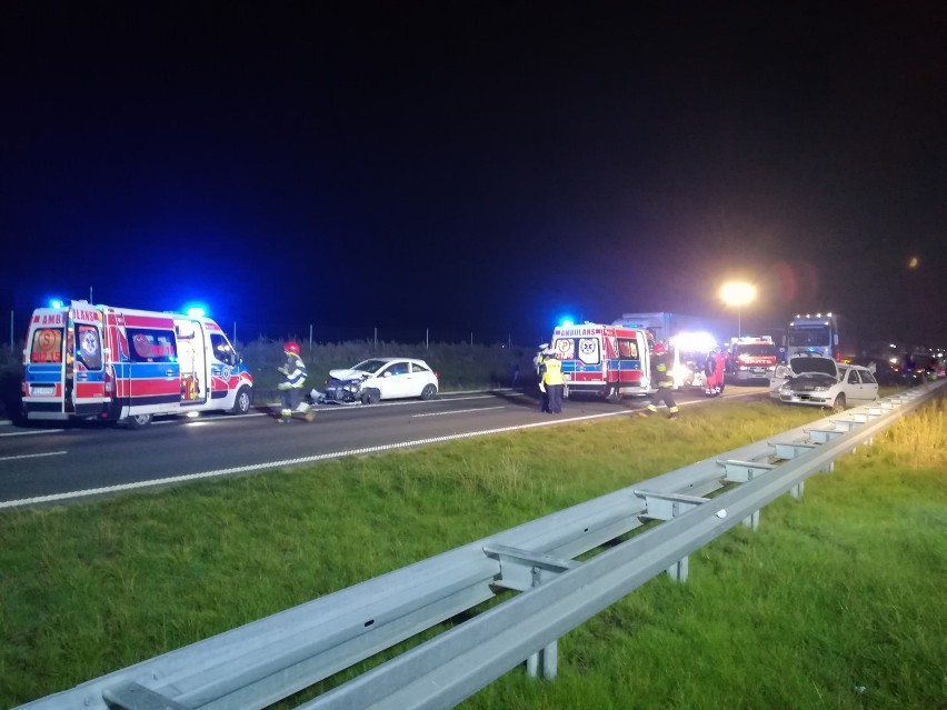 Po wypadku na drodze S5 cztery osoby trafiły do szpitala