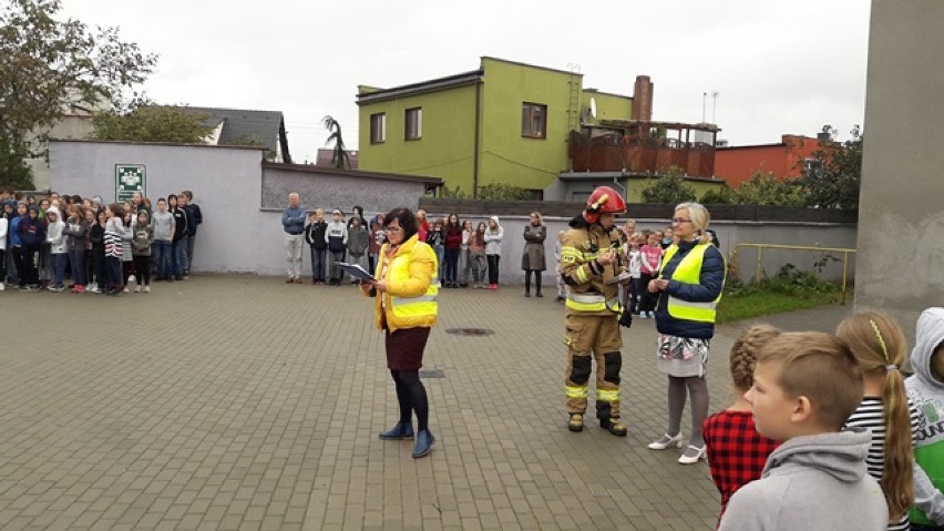 Praktyczne sprawdzanie ewakuacji w szkołach podstawowych na terenie powiatu złotowskiego