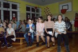 Gmina Człuchów. Wieczory z pieśnią patriotyczną i piosenką wojskową w szkole w Stołcznie