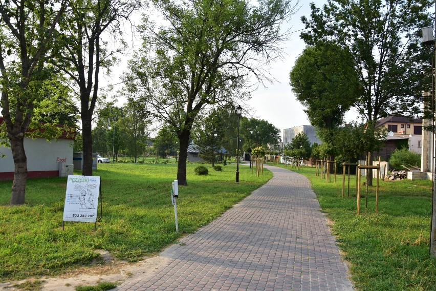 Tak obecnie wygląda park między ul. Kościuszki i...