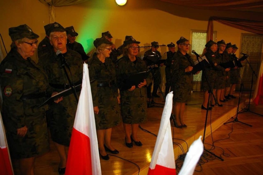 „Dla Ciebie Polsko”- koncert z okazji obchodów 100-lecia odzyskania niepodległości w Klubie Spółdzielczym "Wanacja" w Starachowicach