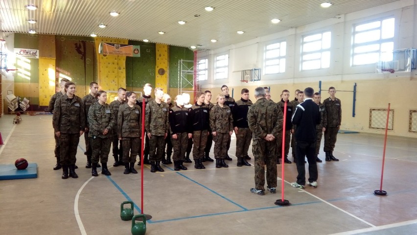 Wojskowy dzień szkoleniowy odbył się w V LO w Kaliszu