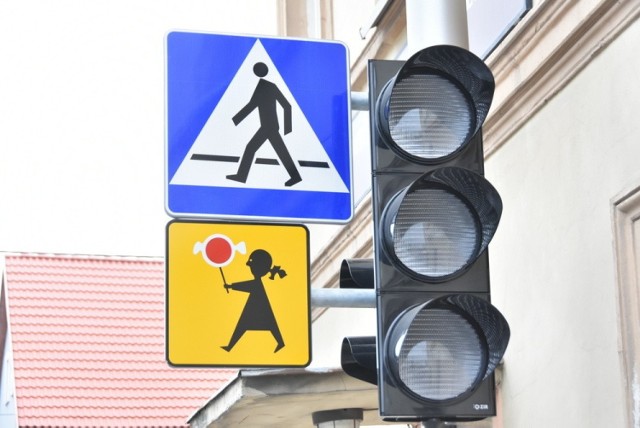 Sygnalizacja zwiększy bezpieczeństwo pieszych - podkreśla Zarząd Dr&oacute;g Wojew&oacute;dzkich w Opolu.
