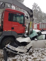 Wypadek na trasie Tuchola - Tleń. Kierowca osobówki trafił do szpitala