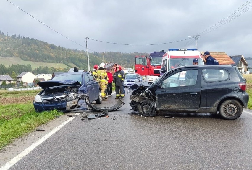 Spisz. Czołowe zderzenie w Niedzicy. Jeden z kierowców był pijany ZDJĘCIA