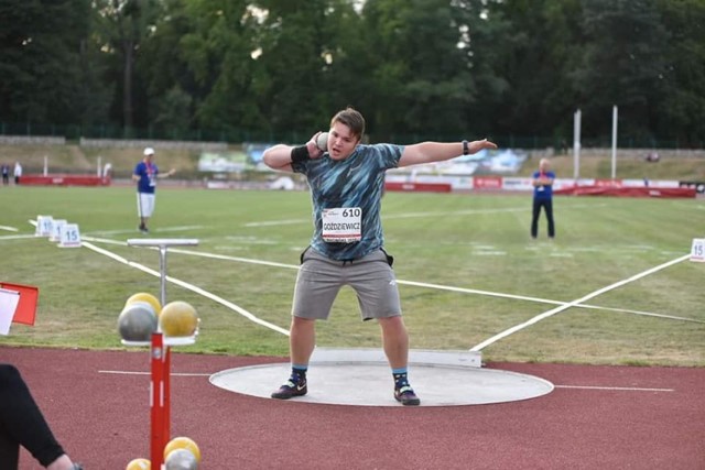 Kaliszanin Piotr Goździewicz został mistrzem Polski U20 w pchnięciu kulą!