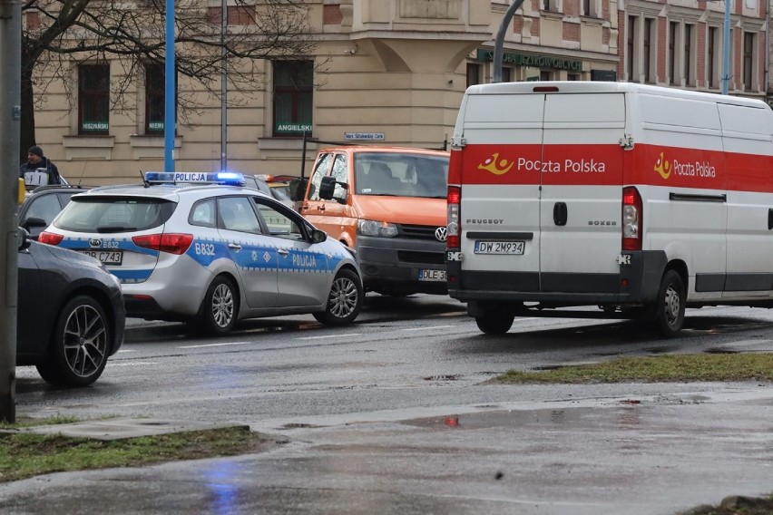 Wypadek na ulicy Piastowskiej w Legnicy [ZDJĘCIA]