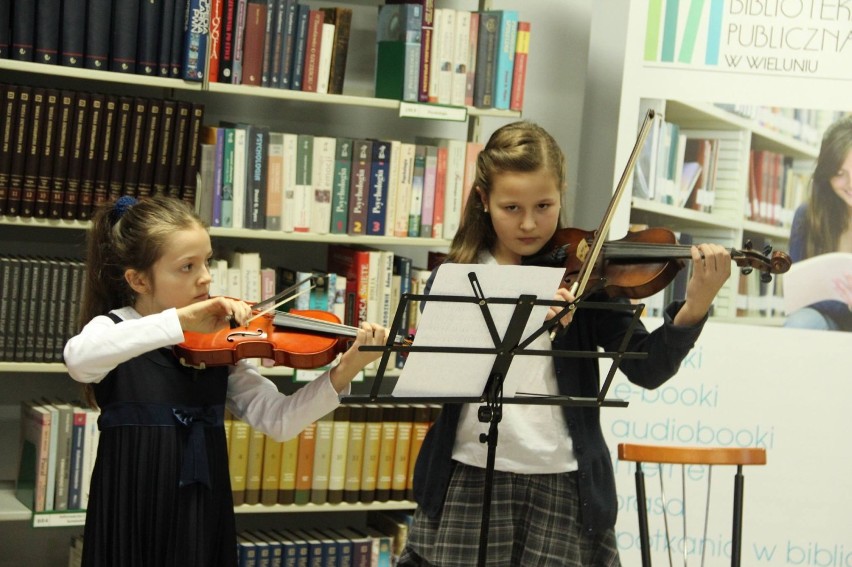 Koncert noworoczny w wykonaniu uczniów Państwowej Szkoły Muzycznej w Wieluniu[Zdjęcia]