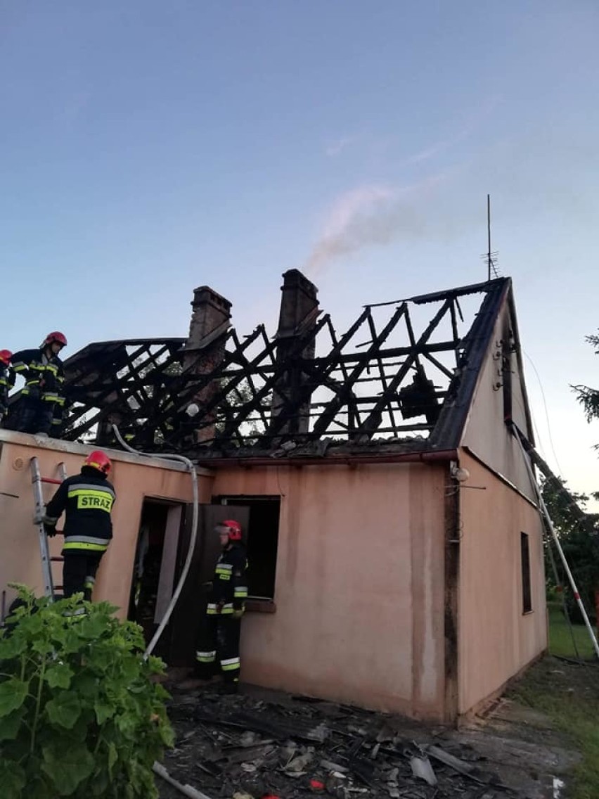 Pożar domu w Giżewie w gminie Kruszwica [zdjęcia]