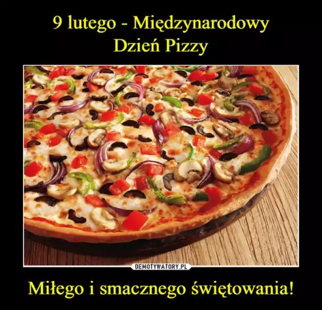 Jedni lubią na grubym cieście, drudzy na cieniuteńkim. Dla jednych musi być obłożona szynką, boczkiem i wołowiną, dla innych - tylko wege. Są też tacy, którzy jedzą ją z nutellą lub z ananasem (koszmar). Najpopularniejsza jest jednak z sosem pomidorowym i serem na wierzchu. Klasyczna. Już w sobotę (9 lutego) na całym świecie obchodzony jest Dzień Pizzy. A wy jak będziecie go świętować? Przed weekendem polecamy zobaczyć memy o pizzy i wielbicielach jej smaku. Miłego oglądania!