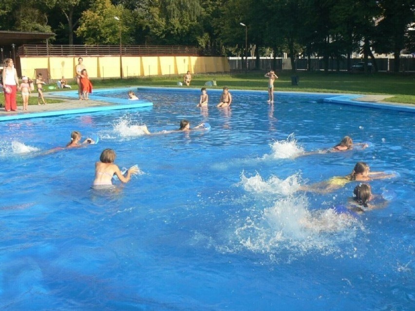 Pleszew. Co z remontem odkrytego basenu w Pleszewie? Radni z Komisji Sportu przyglądali się sąsiednim rozwiązaniom