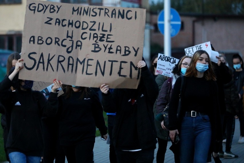 Aborcja, Piotrków: Dziewczyny blokują rondo Sulejowskie! To...
