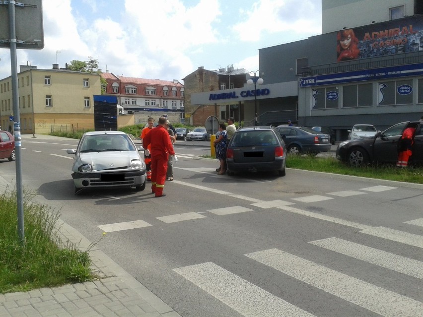 Chełm. Zderzenie dwóch aut. Odcinek ul. Lubelskiej jest zablokowany 