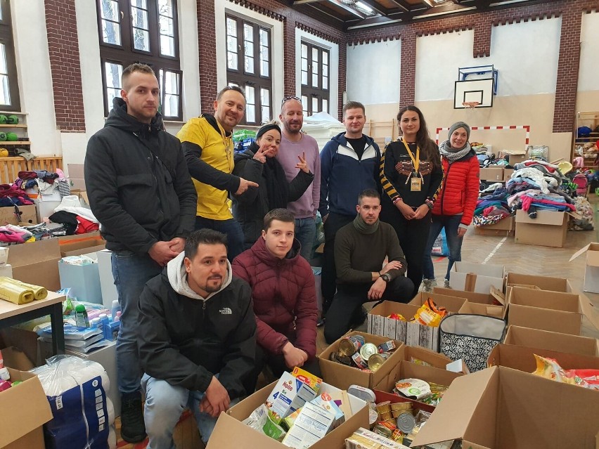 Oleśnicko-szwajcarska ekipa wsparła zbiórkę darów na rzecz uchodźców