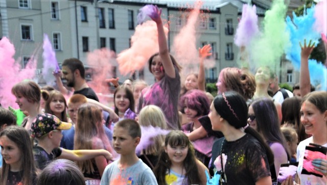 Święto Kolorów Holi 2022 w Piotrkowie