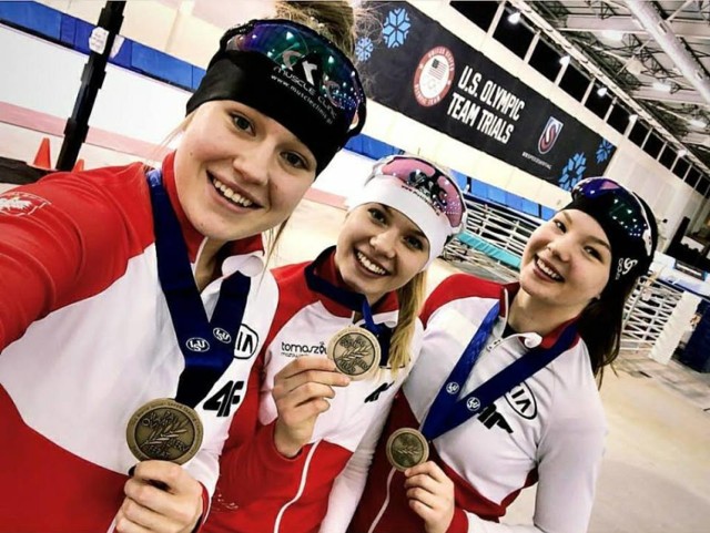 Karolina Gąsecka, Karolina Bosiek i Natalia Jabrzyk z brązowymi medalami mistrzostw świata juniorów w łyżwiarstwie szybkim