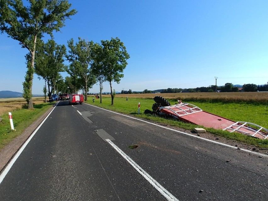 Wypadek w Wilkanowie. Jedna osoba nie żyje, wiele jest rannych (ZDJĘCIA, AKTUALIZACJA)