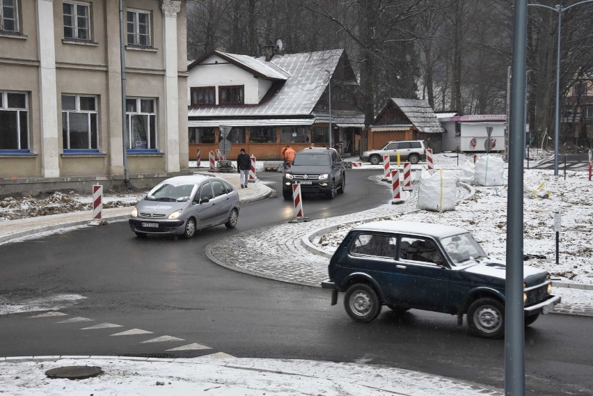 Zakopane. Nowe rondo na Bystrem jest już przejezdne [ZDJĘCIA]