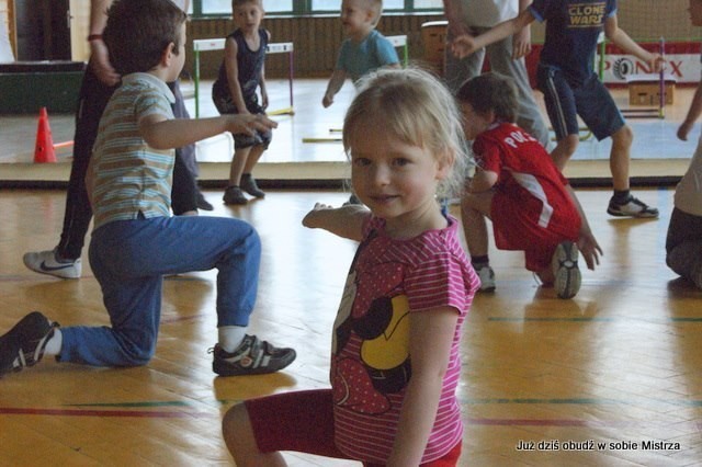 Akademia Małego Sportowca w Bełchatowie prowadzi zajęcia dla dzieci w wieku 4-7 lat