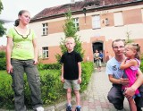 Legnica: Koszmarna droga dzieci do nowej szkoły