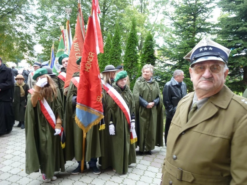 Sławno. XII Dzień Papieski - Msza ze sztandarami FOT